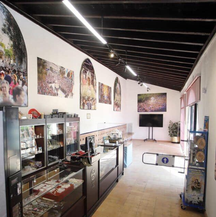 tienda-de-recuerdos-santuario-tesoro-de-la-cinta-huelva